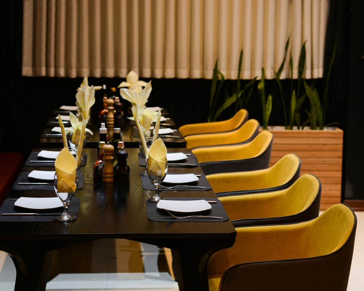 How to Organize a Successful Corporate Dinner: 6 Key Things to Keep in Mind