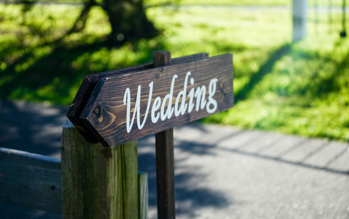 How to Organize a Beautiful Wedding on a Budget: What You Need and What You Don’t