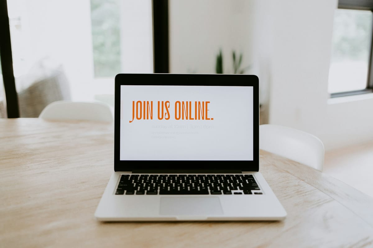 A Customizable Photo Sharing Platform for Businesses: JoinMyMoment